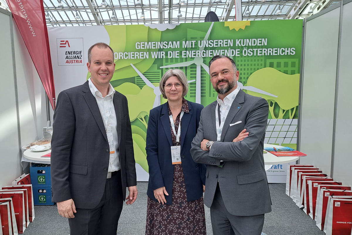 v.l.n.r.: Norbert Stummer (Key Account Manager EAA), Renate Novak (Kundenmanagerin EAA), Martin S. Leodolter (Geschäftsführer BBG)