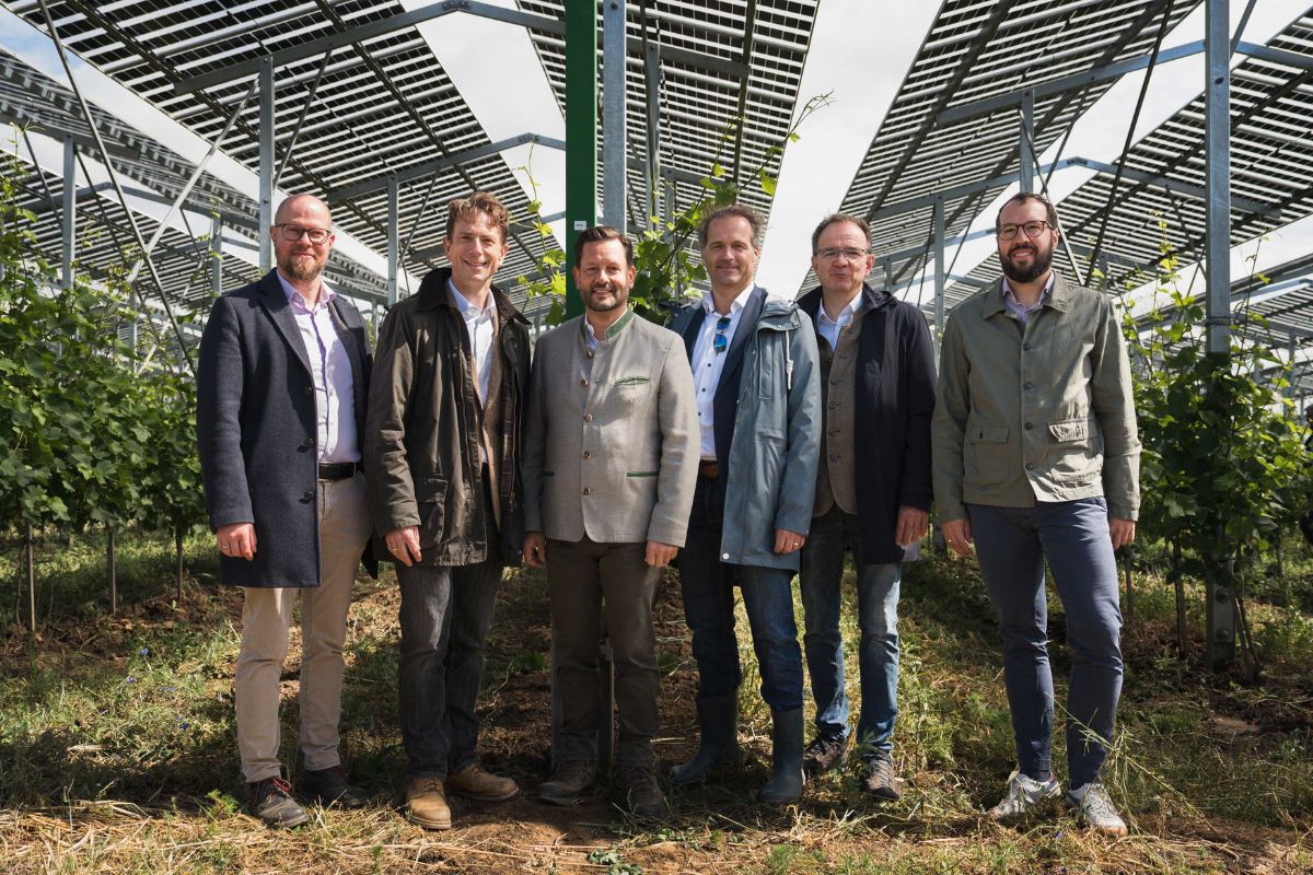 v.r.n.l. Richard Maglock und Herwig Hauenschild (ENERGIEALLIANZ Austria), VD Christoph Metzker, Clemens Neubauer, Oliver Eisenhöld und Sebastian Geer (RWA AG)